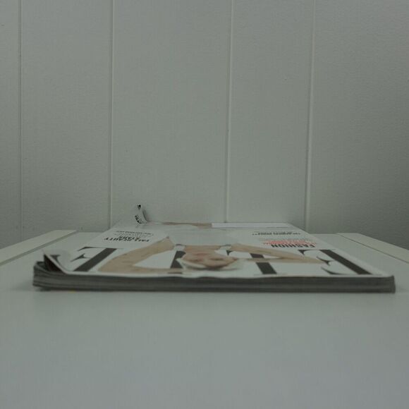 Elle Magazine October 2016 Miley Cyrus The Personal Style Issue - Picture 5 of 7